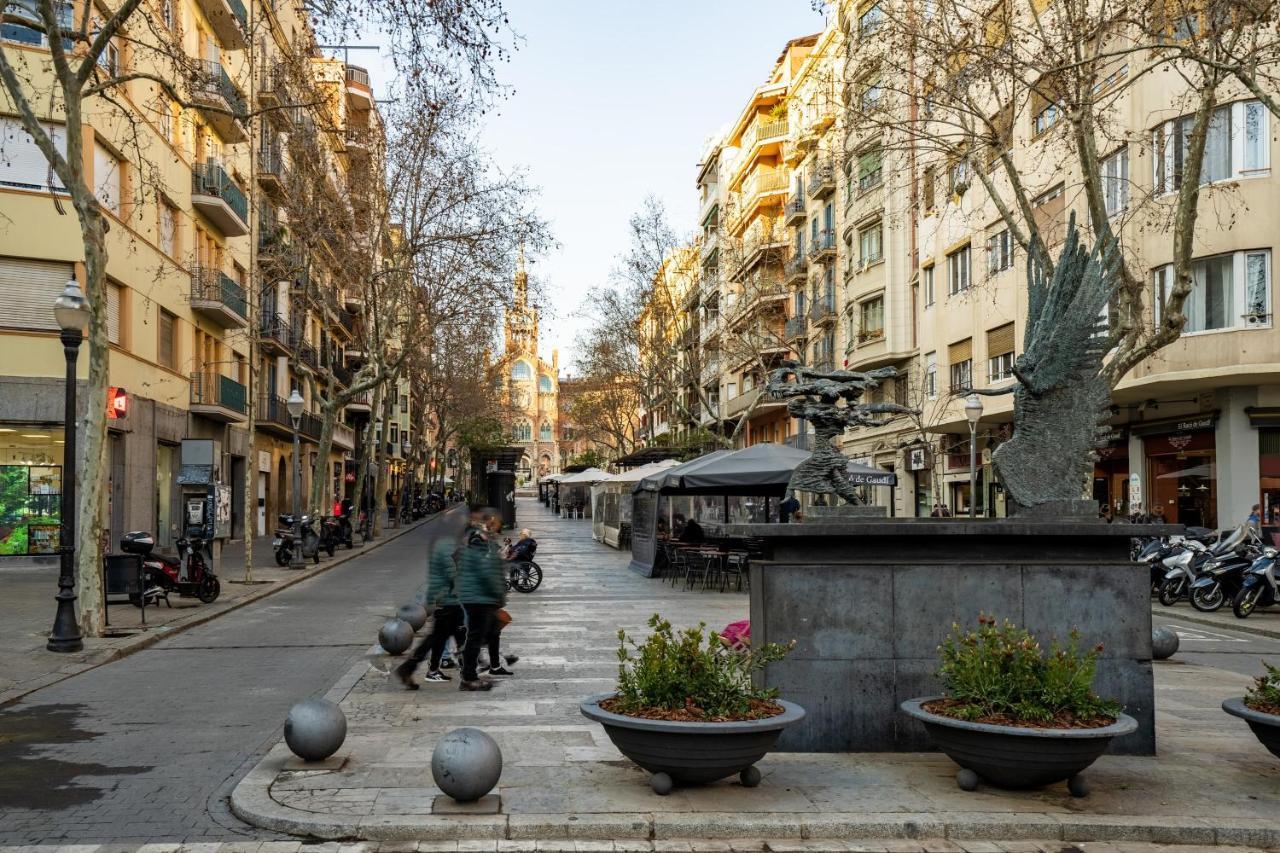 Fridays Flats Whisper-quiet Near Sagrada's Heart Barcellona